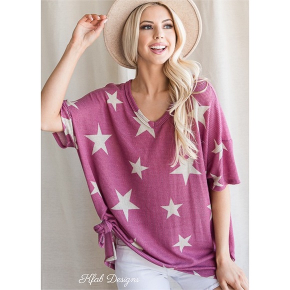 ❤️LAST 1! V Neck Magenta Star ⭐️ Print Oversized Top with Side Slits! - Picture 6 of 9